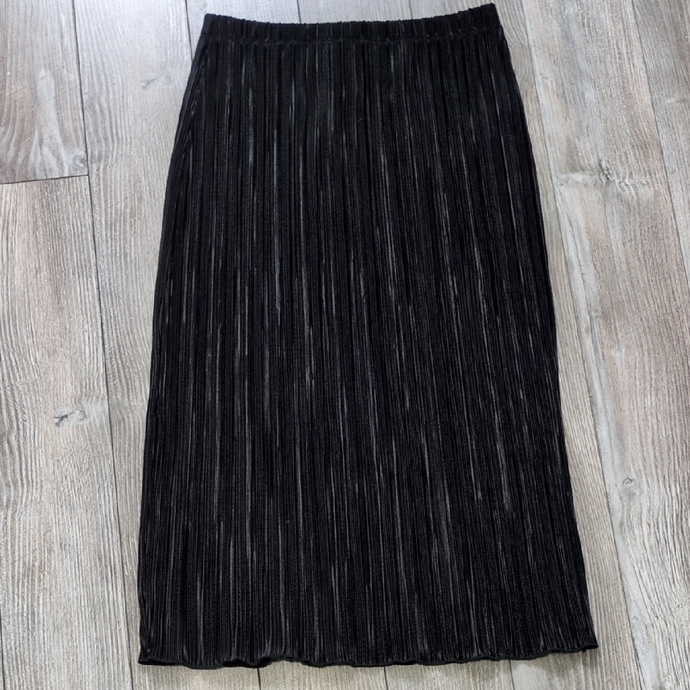 OLI VIV Elegant Black Pleated Midi Skirt S